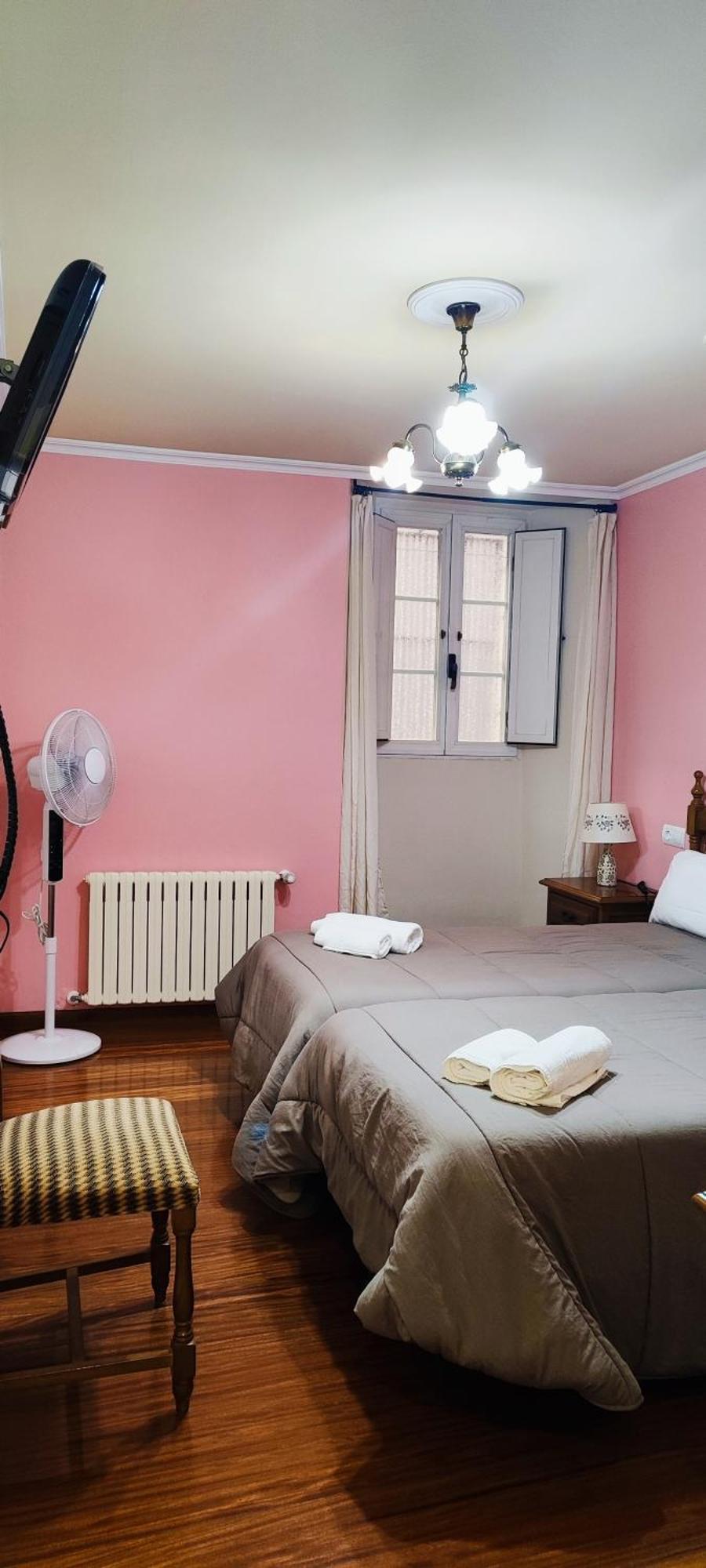 Pico Sacro I Hostal-Pension Santiago De Compostela Rum bild