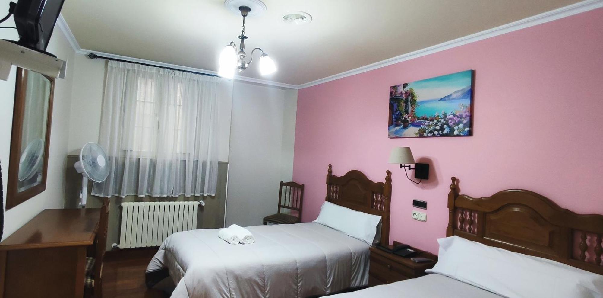 Pico Sacro I Hostal-Pension Santiago De Compostela Rum bild