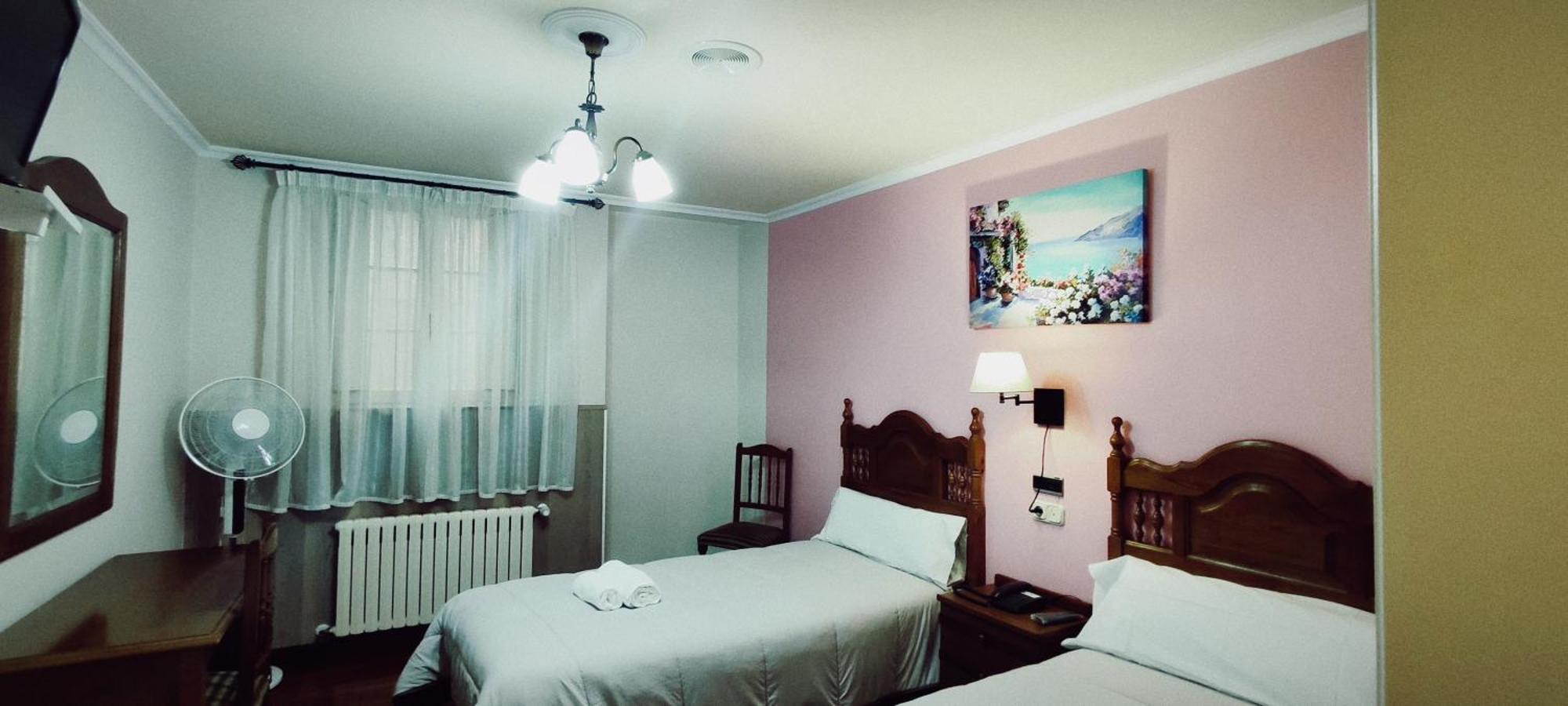 Pico Sacro I Hostal-Pension Santiago De Compostela Rum bild