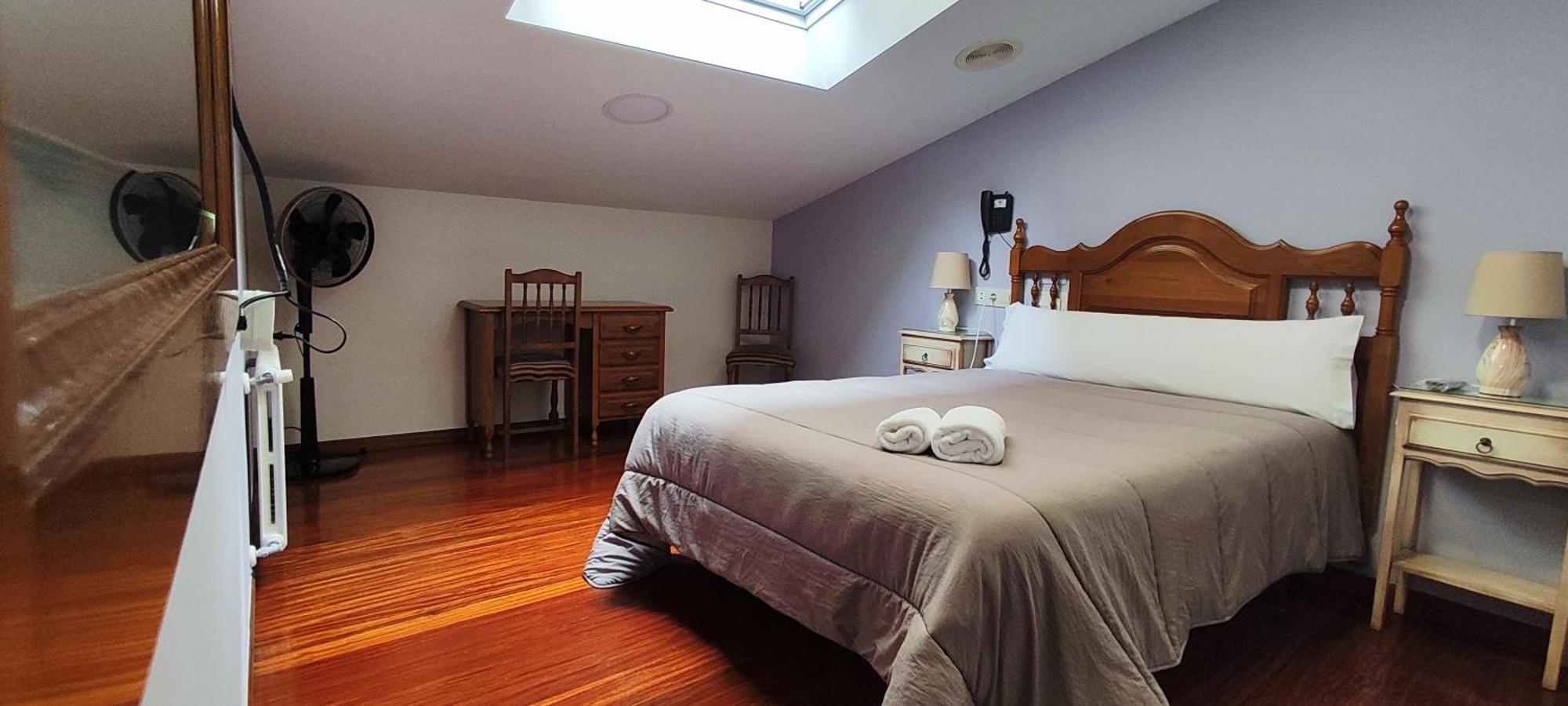 Pico Sacro I Hostal-Pension Santiago De Compostela Rum bild